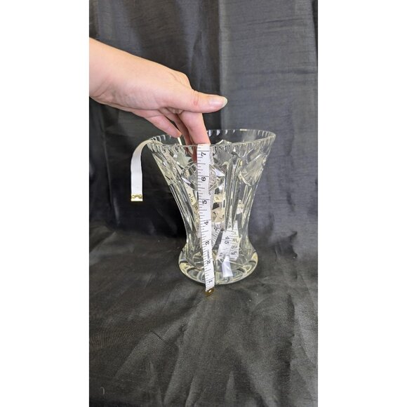 Vintage pressed glass crystal vase - some scratches - Picture 4 of 10